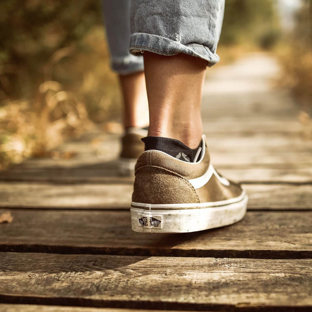 A close up of a tennis shoe